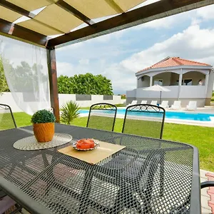 Stipe By Interhome Ferienhaus Smilcic